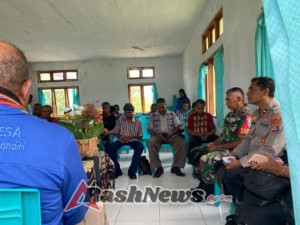 Babinsa Hadiri Rapat Pemekaran Desa Kalam Bersama Tim Verifikasi Provinsi NTT
