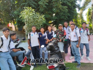 TNI AD Perkuat Kamtibmas di Sekolah, Babinsa Ende Dorong Pelajar Belajar dan Berolahraga