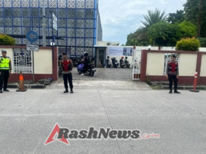 Giat Sholat Jumat, Polres Bandara Ngurah Rai Lakukan Pengamanan