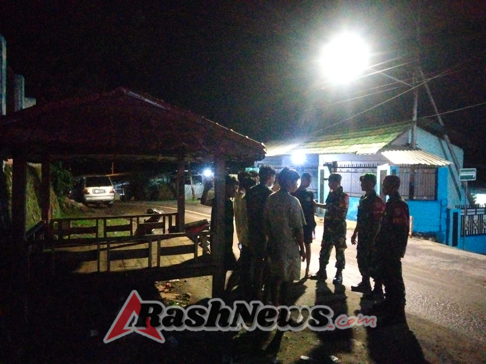 Masyarakat Lampe Bersama Jaga Situasi Kondusif Lewat Siskamling