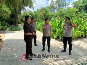 Cegah Kerawanan Akhir Tahun, Kapolsek Densel Lakukan Pengecekan Keamanan di Andaz Bali