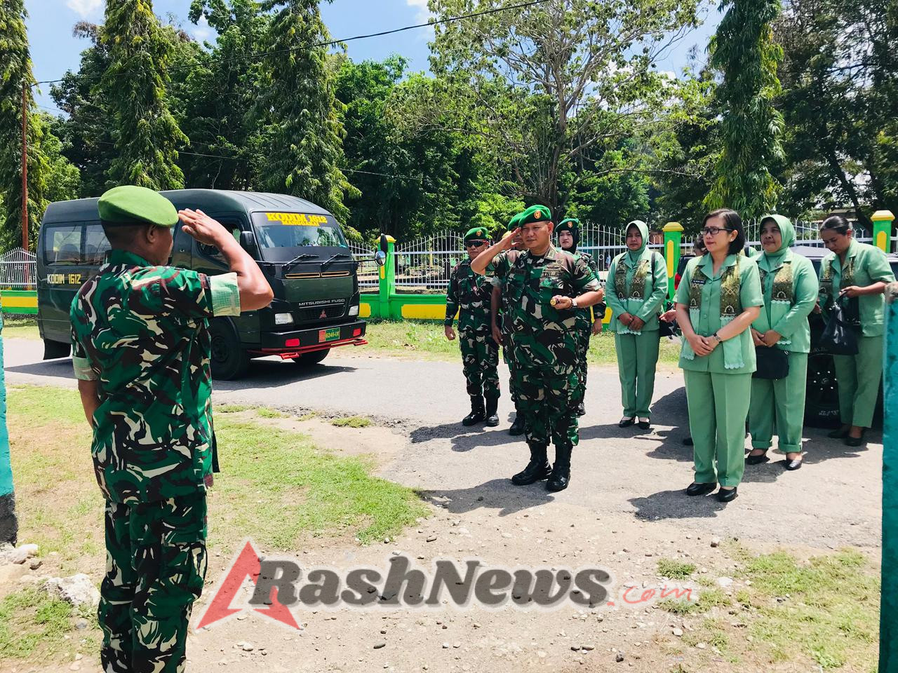Tatap Muka dengan Anggota Koramil Elar, Dandim 1612/Manggarai : Babinsa Harus Hadir Atasi Kesulitan Rakyat