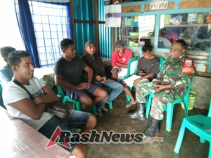 Babinsa Pantau Kondisi Keamanan Desa Kuru, Warga Dihimbau Jaga Lingkungan