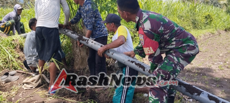 Sertu Mustahri Wujudkan Kemanfaatan Babinsa dengan Membantu Perbaikan Saluran Air Bersih