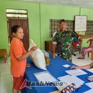 Masyarakat Antusias Sambut Kehadiran Babinsa dalam Pendropingan Bantuan Pemerintah