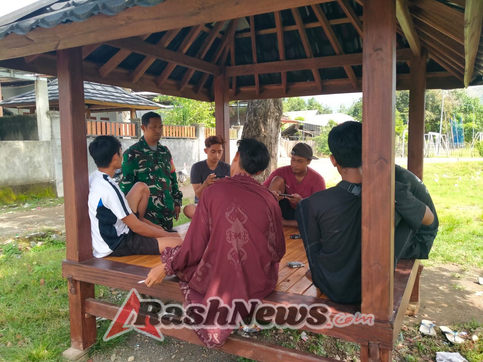 Babinsa Serda Yakub Aktif Laksanakan Komsos di Wilayah Dasan Anyar