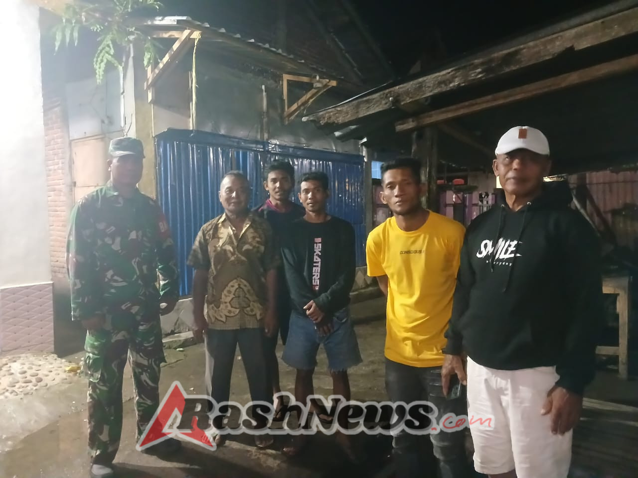 Patroli Ronda Malam Babinsa Perkuat Keamanan Wilayah Binaan