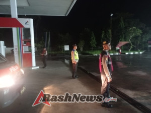 Ditengah Hujan Personil Polsek Bebandem Laksanakan Blue Light Patrol