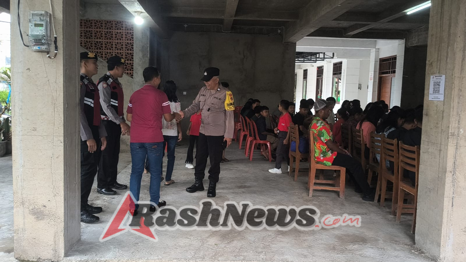 Personil Polsek dan Polres Bangli Jaga Keamanan Ibadah Minggu di Gereja Marga Rahayu Bangli