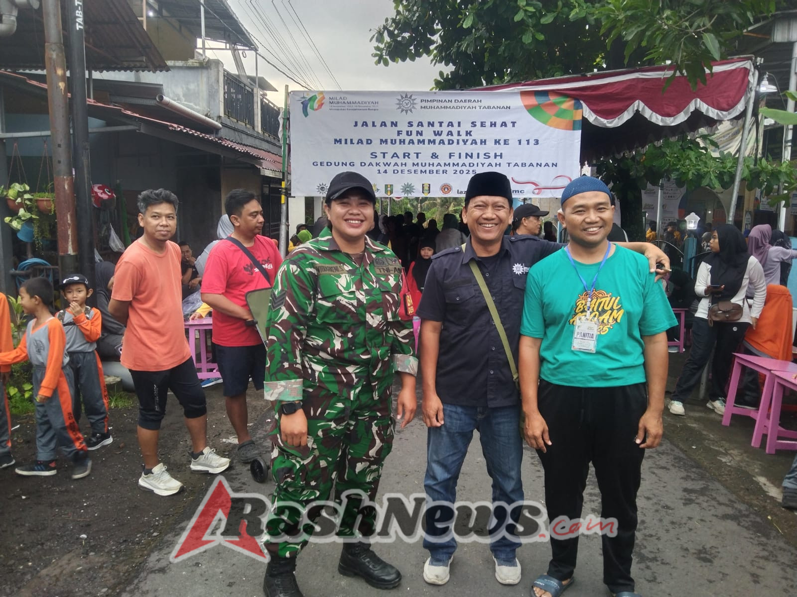 Sinergitas TNI–Masyarakat Terjalin dalam Jalan Santai Milad Muhammadiyah di Tabanan