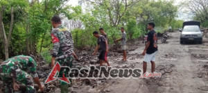 Sinergi TNI dan Warga, Kodim 1624/Flotim Bersihkan Material Lahar Dingin