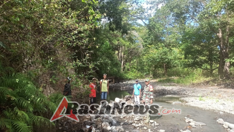 TNI AD Tingkatkan Sinergi dengan Warga Lewat Komsos dan Pamwil di Desa Tou
