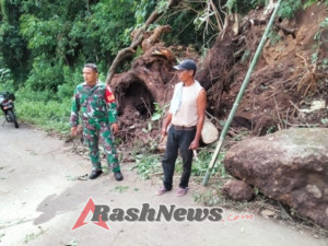 Pererat Sinergi, Babinsa Natar Koli Laksanakan Komsos Dorong Gotong Royong Hadapi Cuaca Buruk