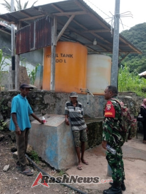 Babinsa Abal Ajak Warga Perhatikan Kondisi Alam Saat Beraktivitas di Kebun