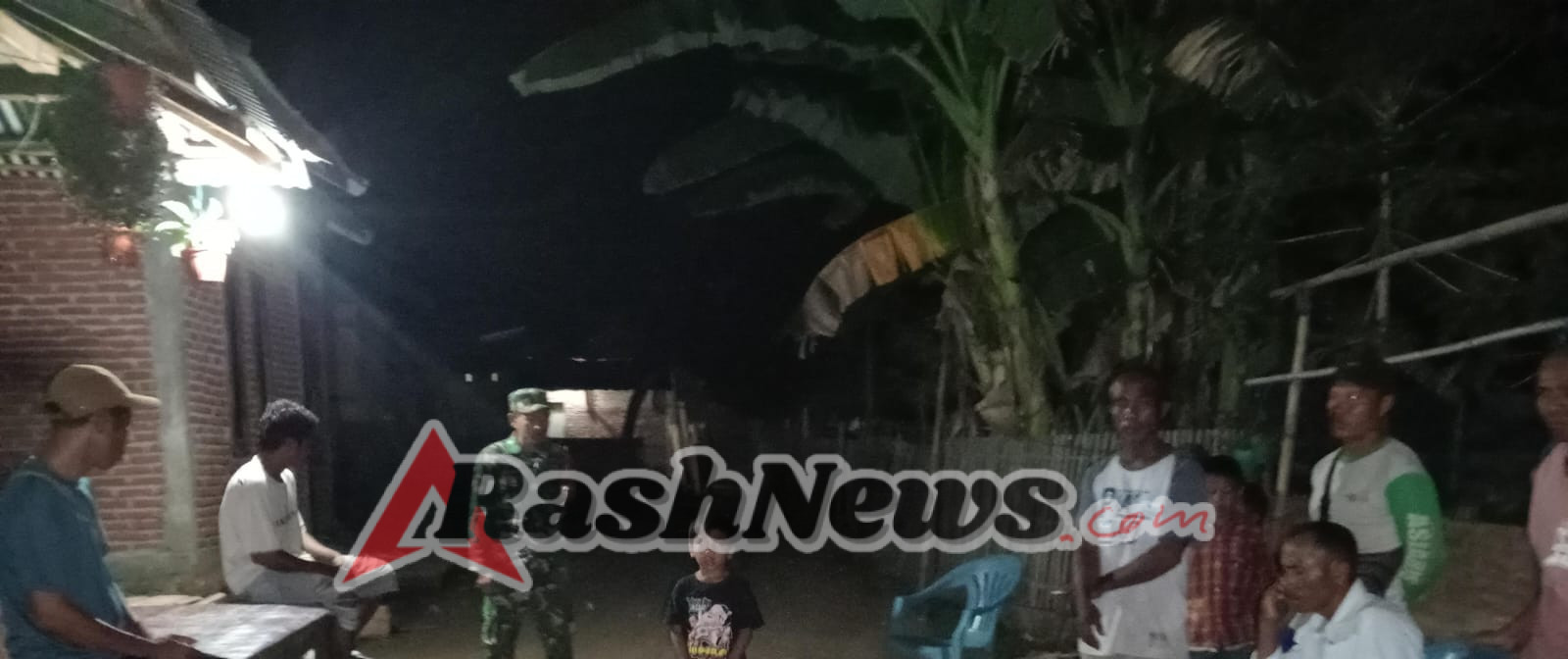 Pererat Silaturahmi, Babinsa Banggo Gelar Kongkow dan Patroli Wilayah