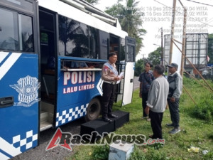 Tedun Banjar Polres Karangasem Berikan Pelayanan SIM dan SAMSAT Keliling