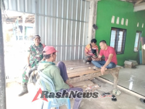 Babinsa Desa Tebo Pastikan Keamanan Wilayah Melalui Kegiatan Komsos dan Monitoring