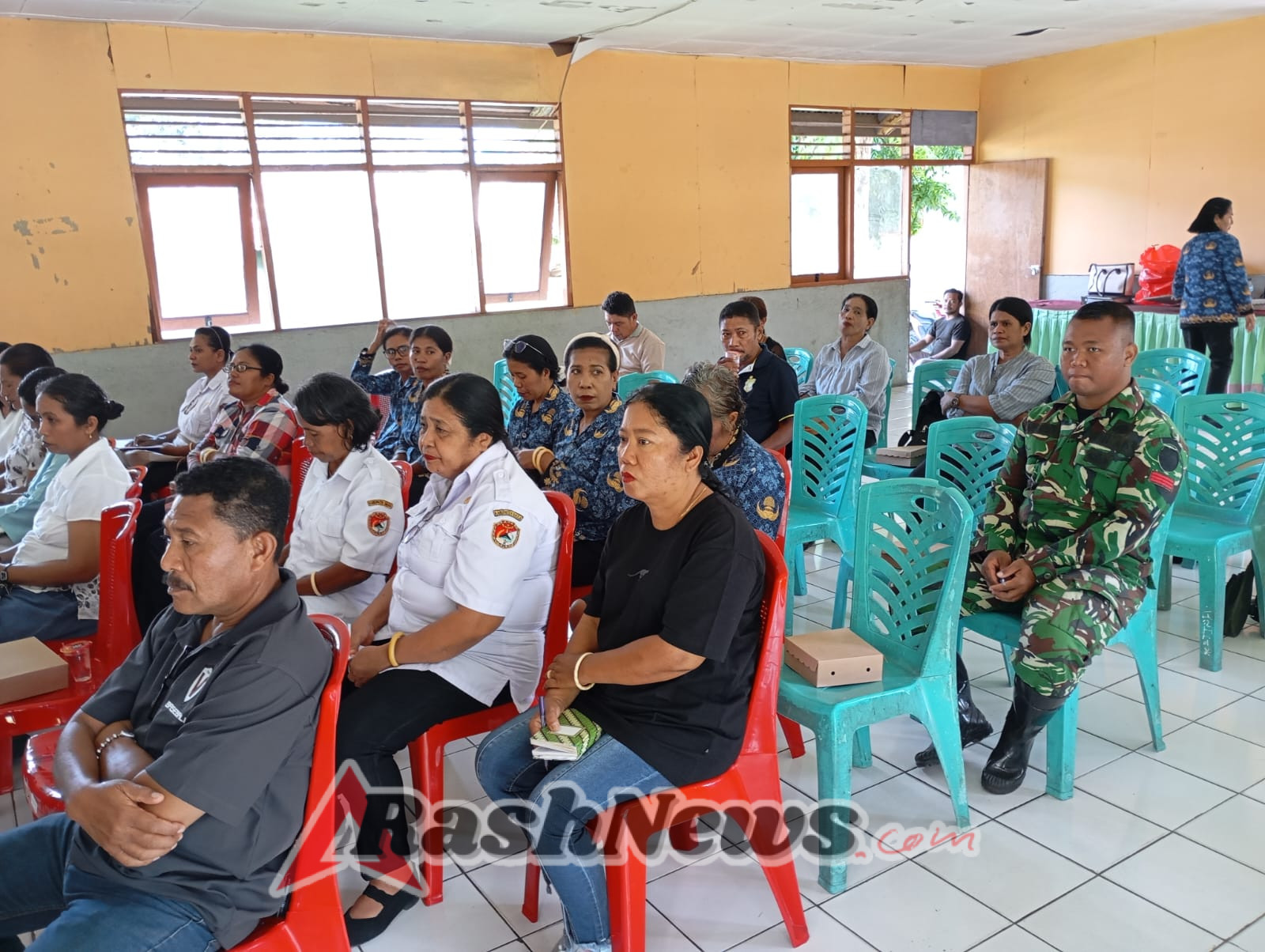 Babinsa Koramil 1603-01/Alok Komit Dukung Optimalisasi Pelayanan Puskesmas Kecamatan Alok