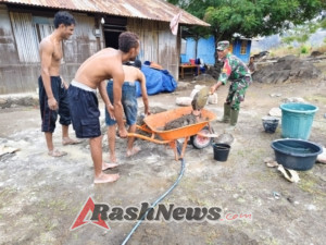 TNI AD Perkuat Kemitraan dengan Masyarakat, Babinsa Ikut Karya Bhakti di Desa Tou Timur