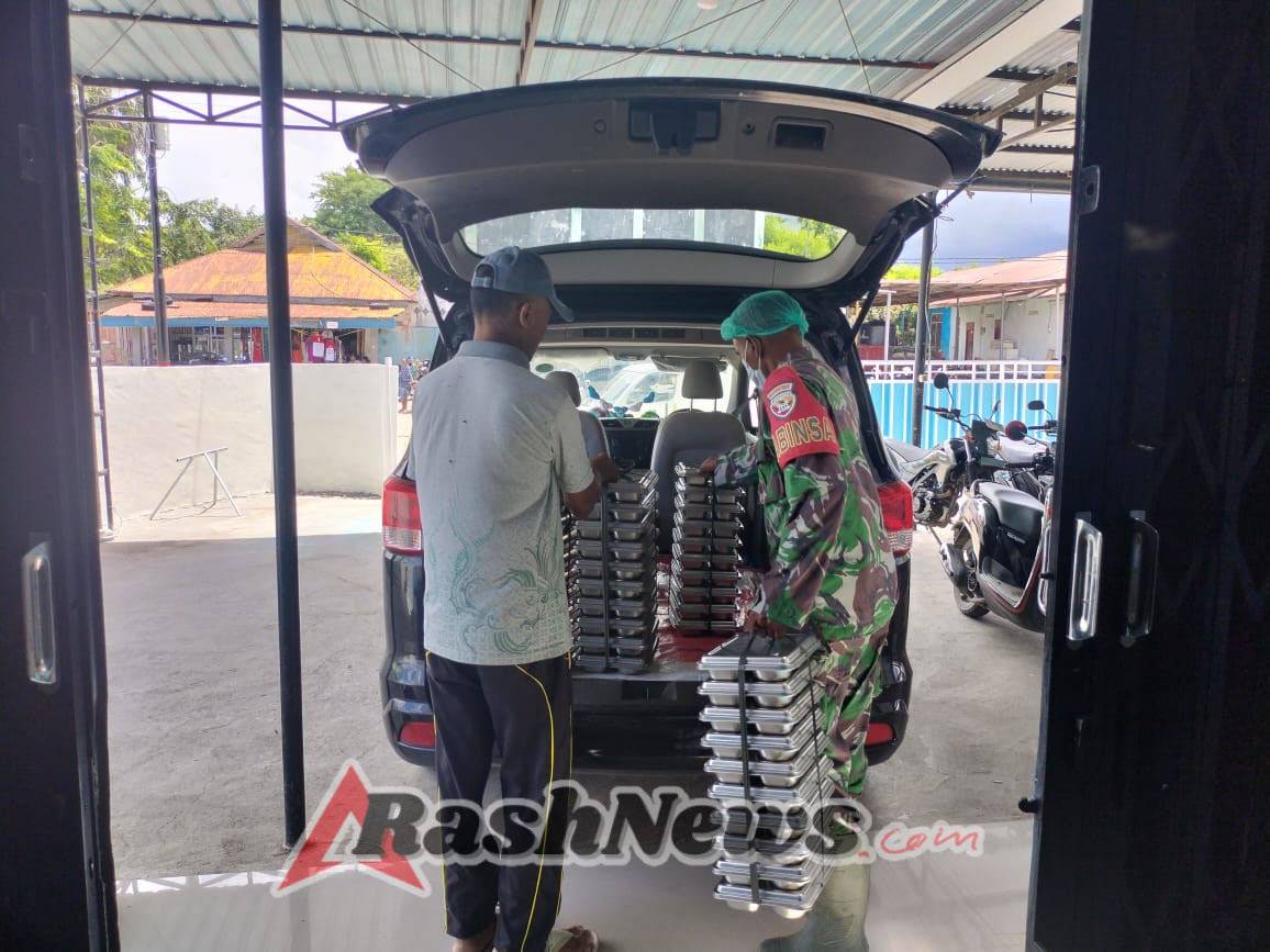 Babinsa Koramil Pantai Baru Dampingi Pemberian Makan Bergizi Gratis untuk Ribuan Pelajar