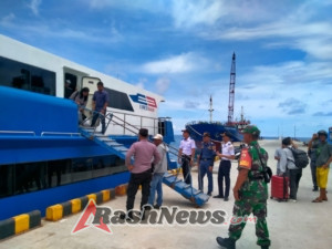 Arus Penumpang Pelabuhan Ba’a Terpantau Lancar, Koramil Baa Lakukan Pemantauan