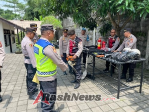 Polres Klungkung Laksanakan Supervisi Peralatan dan Kelengkapan Personel di Polsek Banjarangkan Jelang Nataru 2026.