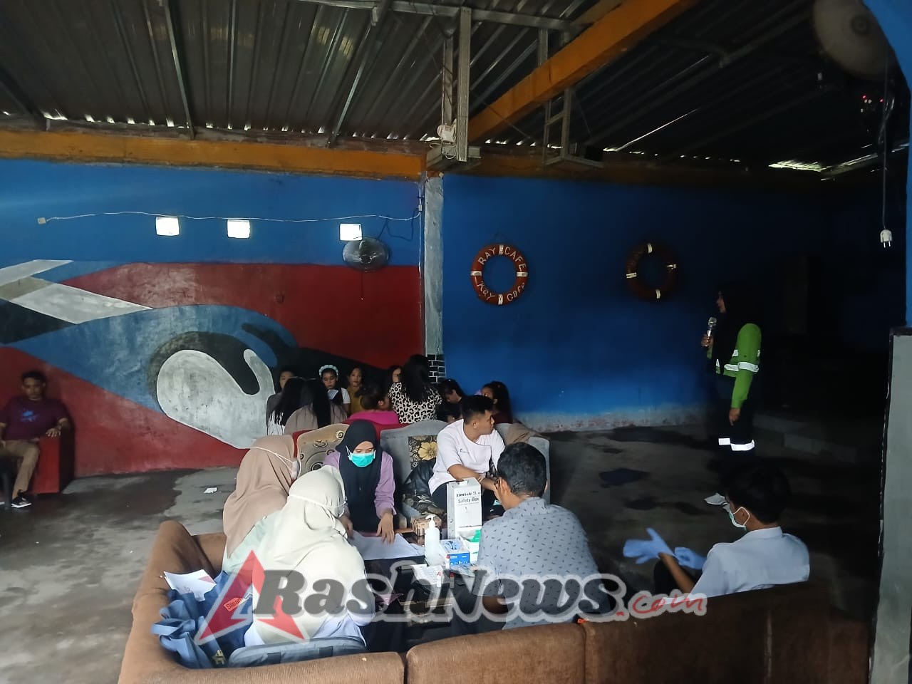 Pengecekan Darah dan Edukasi HIV/AIDS, Wujud Kepedulian Babinsa pada Masyarakat