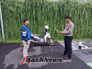 Pastikan Kelayakan dan Keselamatan Berkendara, Pemohon SIM Baru Jalani Uji Praktek di Polres Karangasem