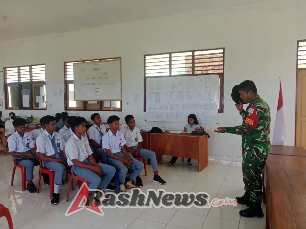 Kodim 1601/Sumba Timur Dukung Lingkungan Sekolah Aman dan Kondusif