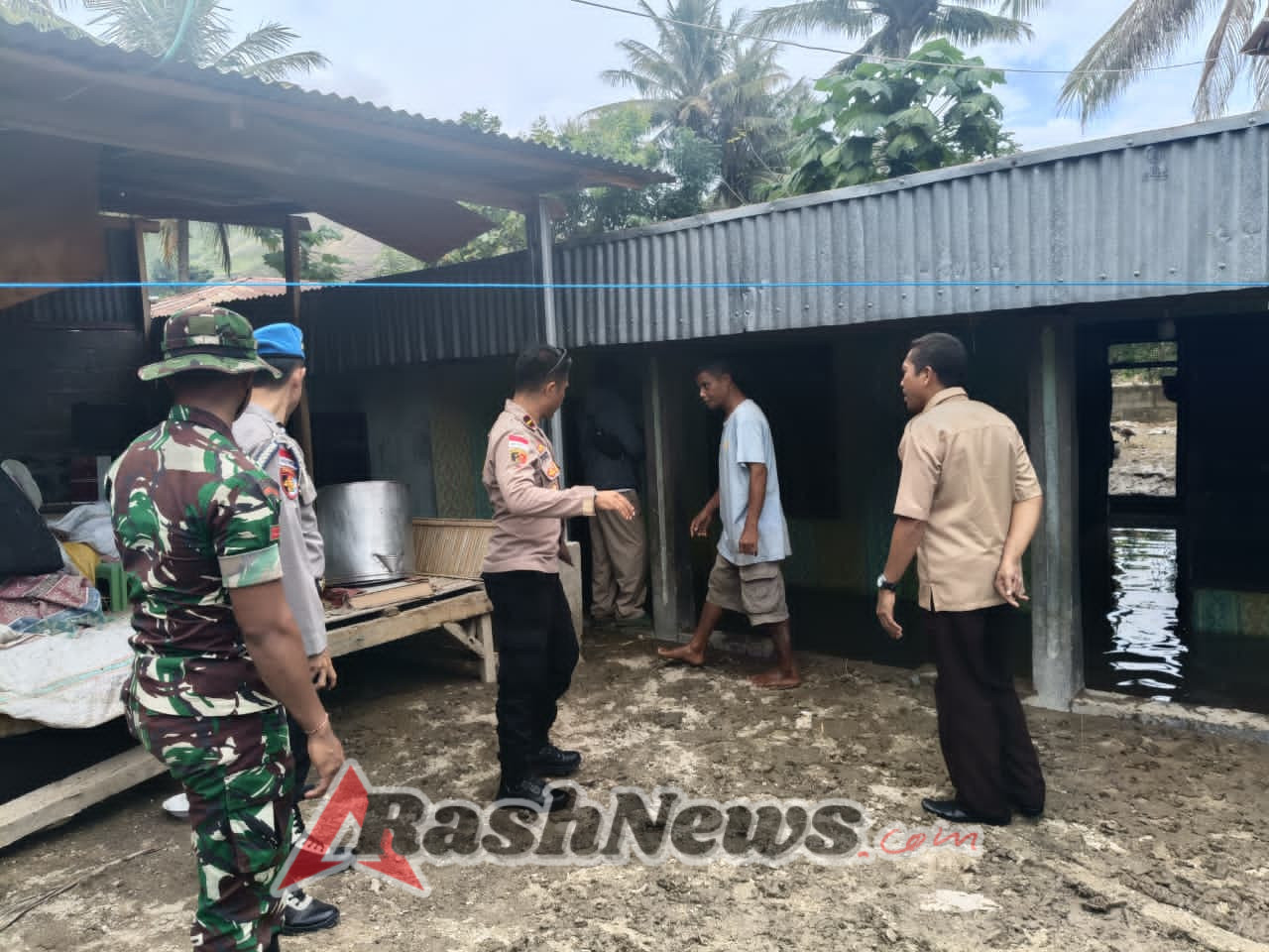 Forkopimcam Umalulu Pastikan Kondisi Warga Pascabanjir di Desa Watupuda