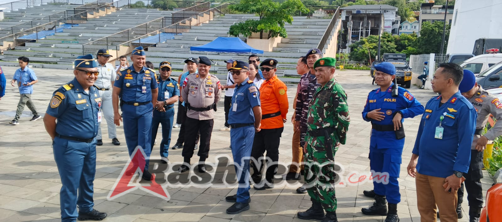 Koramil 1630-01/Komodo Dukung Pengamanan Posko Angkutan Laut Nataru 2025/2026 di Labuan Bajo