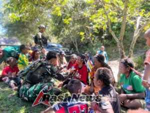 Satgas Yonif 743/PSY Bawa Harapan dan Kesehatan untuk Warga Tinolok