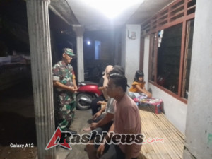 Babinsa Ajak Warga Jaga Keamanan dan Kepedulian Sosial di Malam Hari