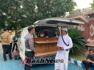 Tedun Banjar Polres Karangasem Berikan Pelayanan SIM dan SAMSAT Keliling