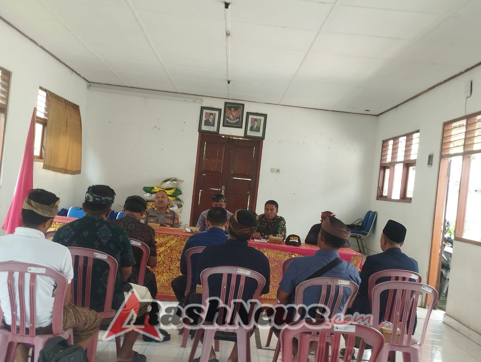 Nataru di Depan Mata, Polsek Bebandem Gelar Jumat Curhat Bersama Forkopincam Dan Stap Kedesaan.