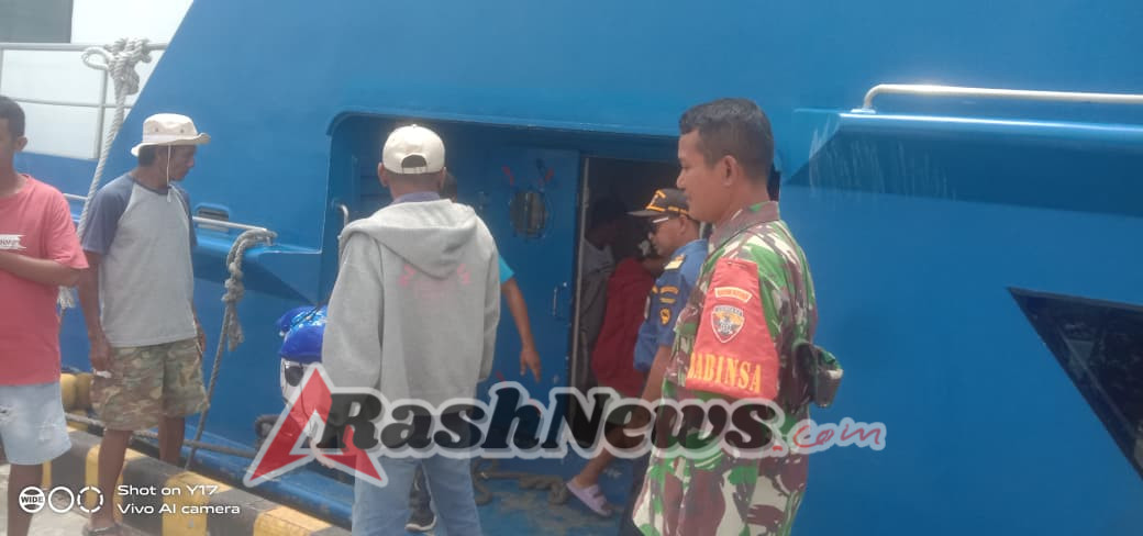 Piket Koramil 1627-01/Baa Kawal Sandarnya Kapal Express Bahari 8E