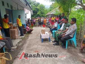 Sertu Anwar Abdullah Pastikan Penyaluran Bantuan Sosial Berjalan Aman dan Tertib