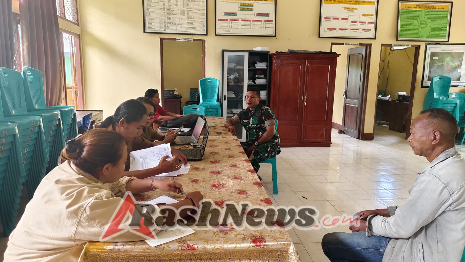 Situasi Aman dan Kondusif, Babinsa Aesesa Intensifkan Komsos Wilayah