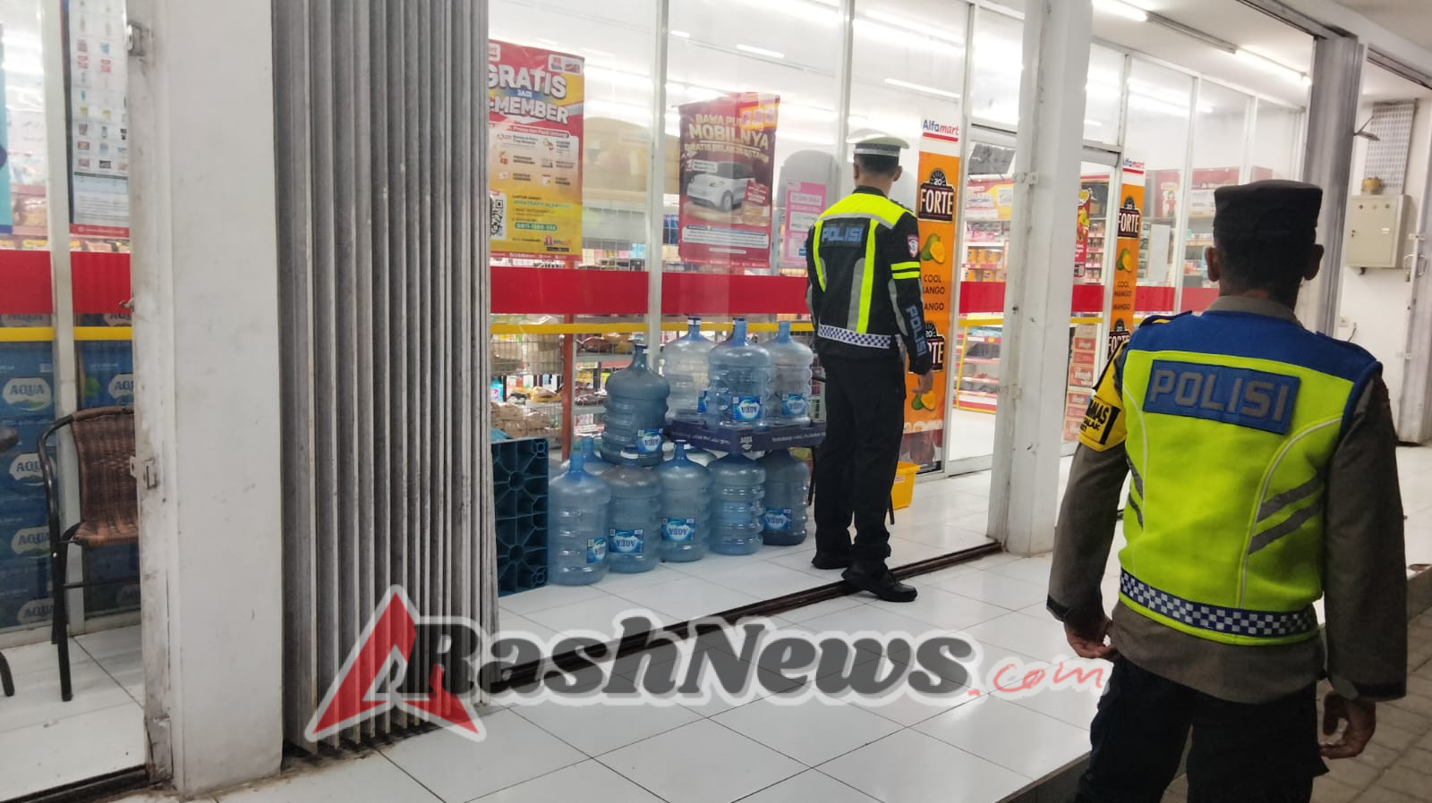 Polsek Seltim Gelar Blue Light Patrol, Jaga Kondusivitas Jelang Natal  2025 dan Tahun Baru 2025