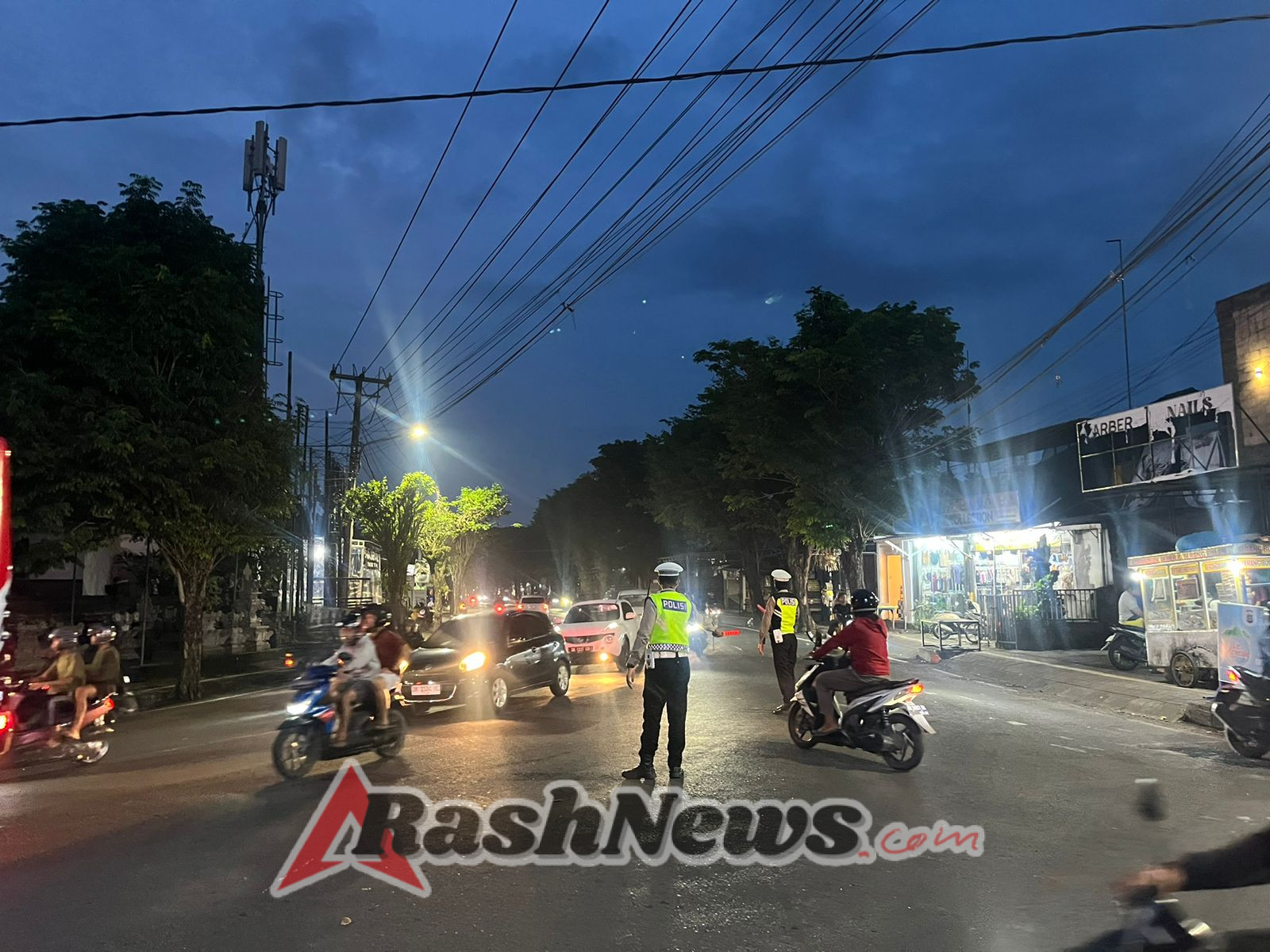 Ciptakan Rasa Aman dan Nyaman Kepada Pengguna Jalan Personil Polsek Mengwi Lakukan PG
