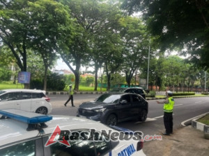 Operasi Lilin Agung 2025, Satgas 3 Kamseltibcarlantas Polre Bandara Ngurah Rai Amankan Jalur Protokol Bandara Ngurah Rai