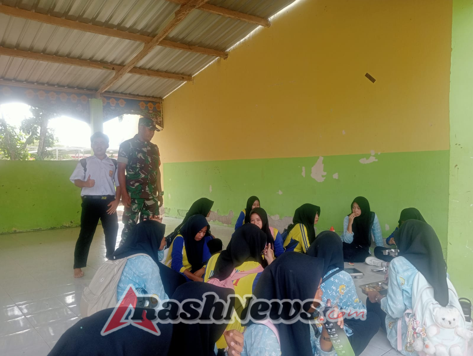 Program Makan Bergizi Gratis di Jereweh Berjalan Lancar dengan aman.