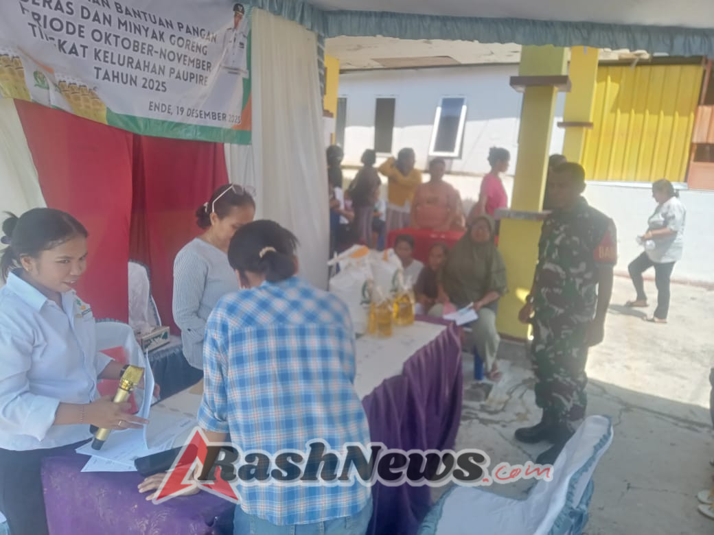 Dukung Ketahanan Pangan, Babinsa Ende Tengah Amankan Distribusi BCRP Tahun 2025