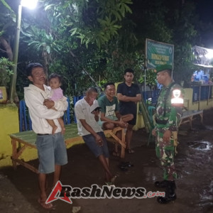 Babinsa Koramil Woha Perkuat Kamtibmas Lewat Patroli dan Komunikasi Sosial