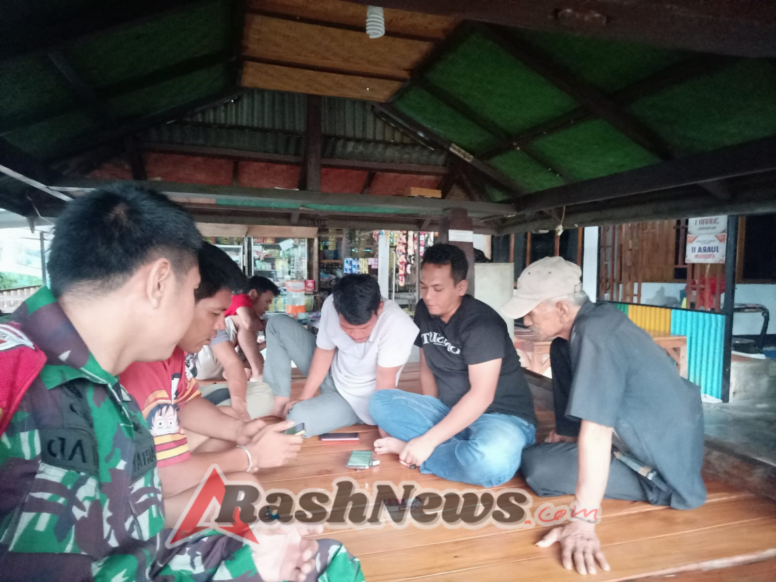 Melalui Komsos, Babinsa Meraran Bangun Hubungan Harmonis dengan Masyarakat