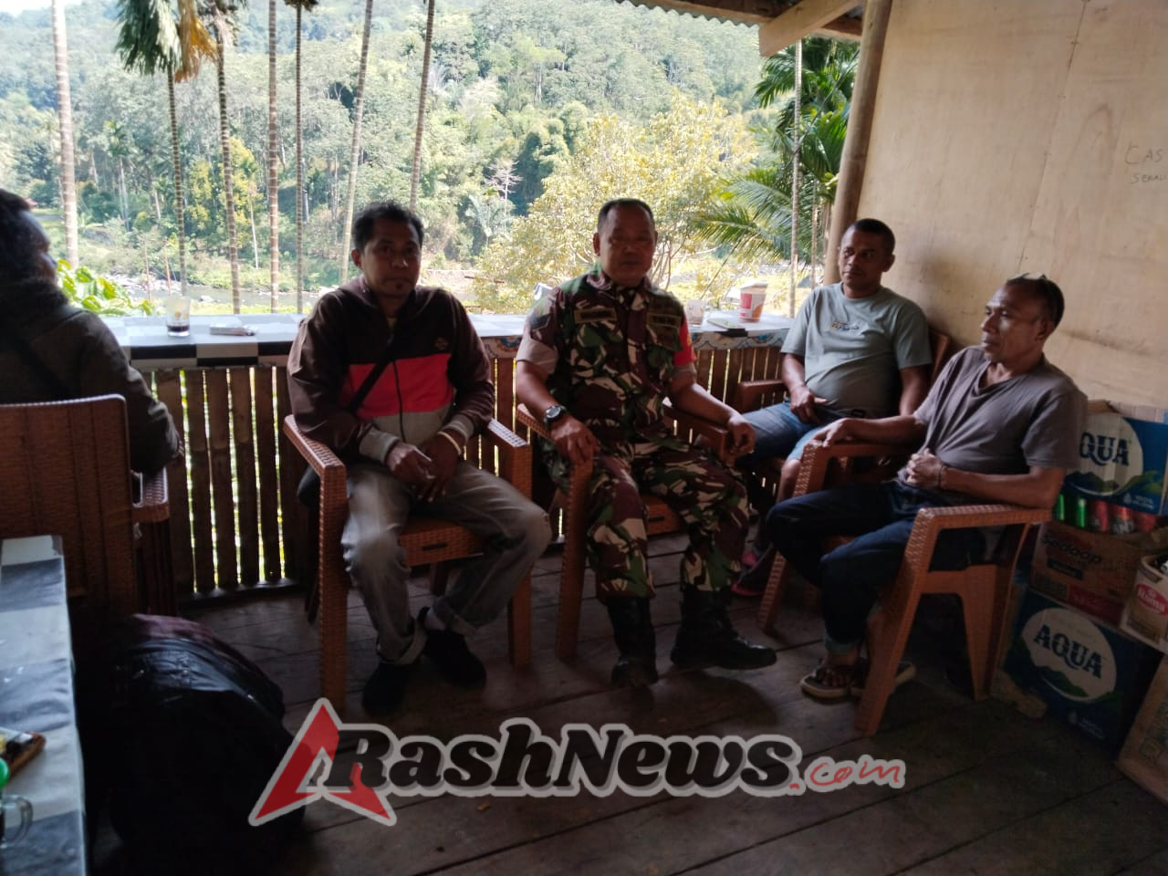 Babinsa Koramil 1602-03/Detusoko Gelar Pamwil, Pastikan Keamanan dan Ketertiban Desa Dile