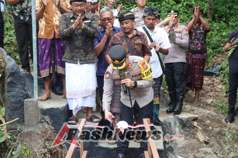 Kapolres Karangasem Resmikan Jembatan Bhayangkara untuk Warga dan Siswa di Tianyar