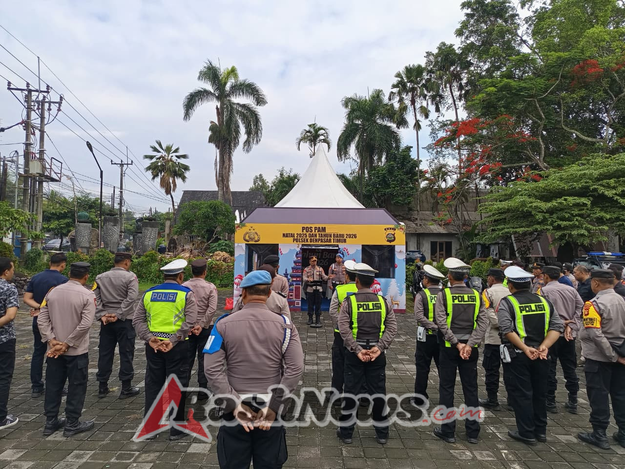 Apel Jampim Perdana di Pospam Kesiman Kertalangu, Kapolsek Dentim Tekankan Kesiapan Personel Jelang Nataru