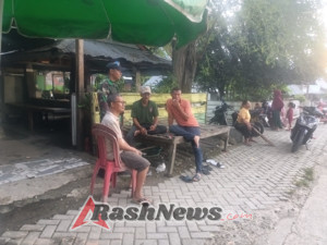 Babinsa Meraran Aktif Laksanakan Komsos untuk Ciptakan Hubungan Harmonis