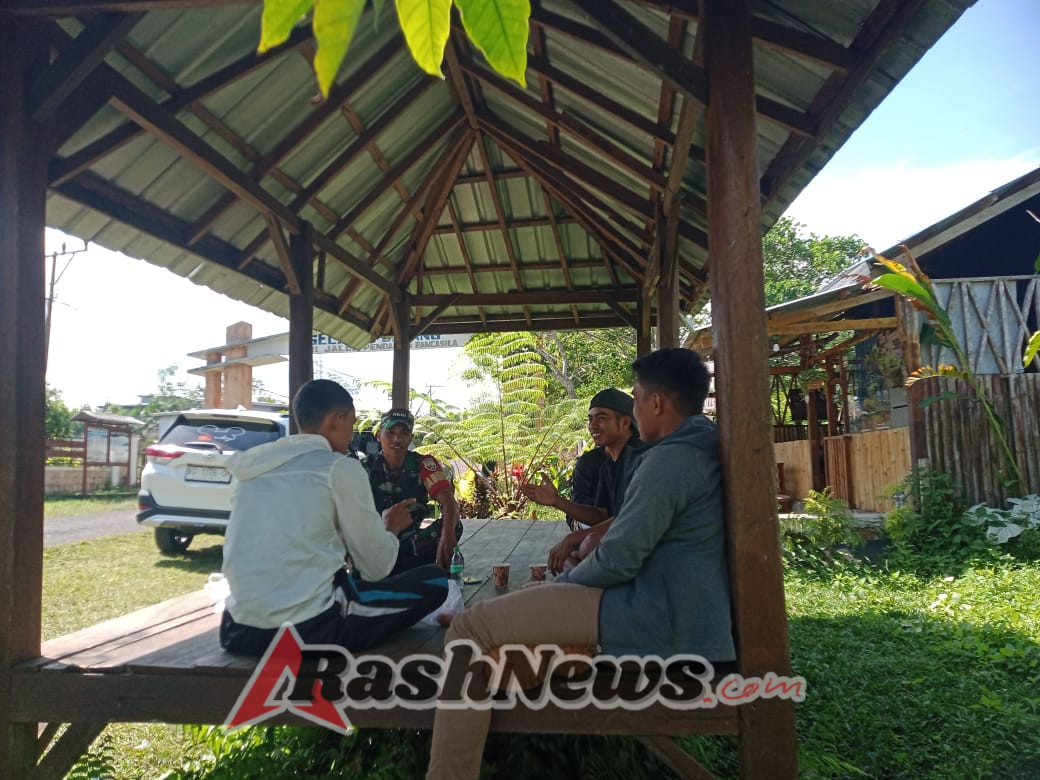 Sertu Syamsuddin Laksanakan Komsos, Tekankan Pentingnya Silaturahmi